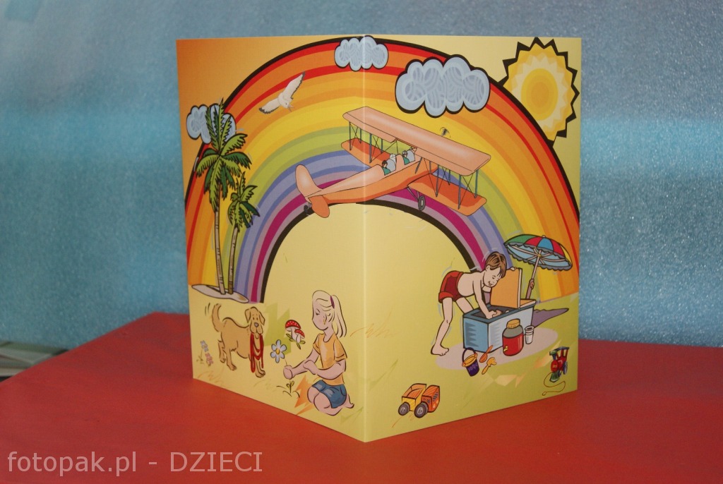 Album dziecięcy z kolorową okładką z tęczą i zabawkami – wzór Dzieci