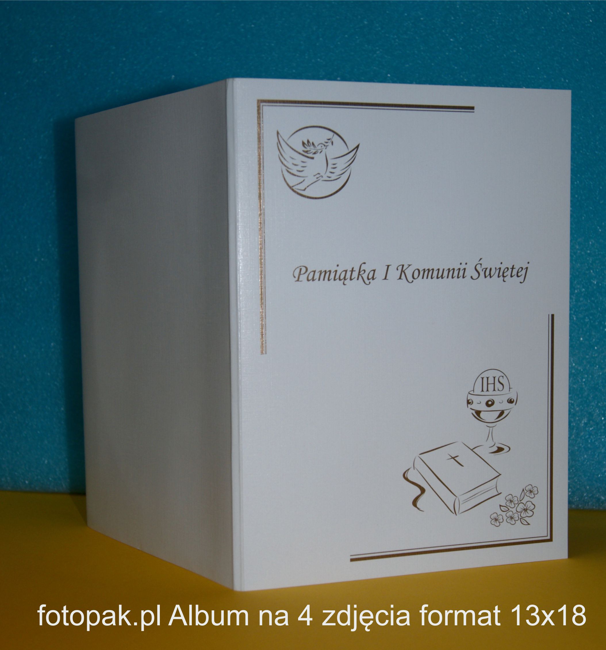 Biała okładka albumu Pamiątka I Komunii Świętej na 4 zdjęcia 13×18 cm